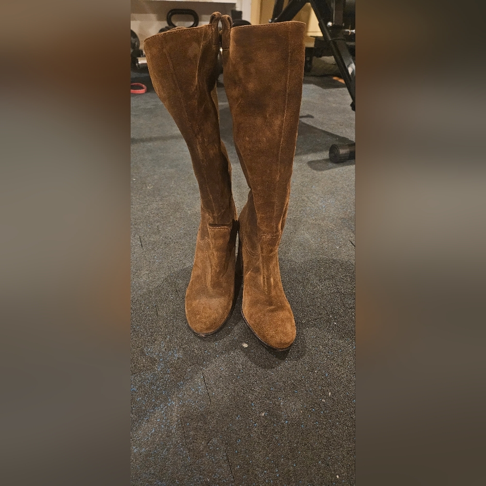Boutique suede brown boots